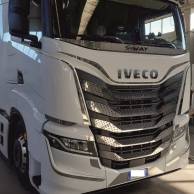 Würfel Iveco mit gesticktem Logo Truck Accessoires